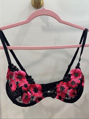Hanky Panky Black Underwire Bra with Hot Pink Floral Embroidery
